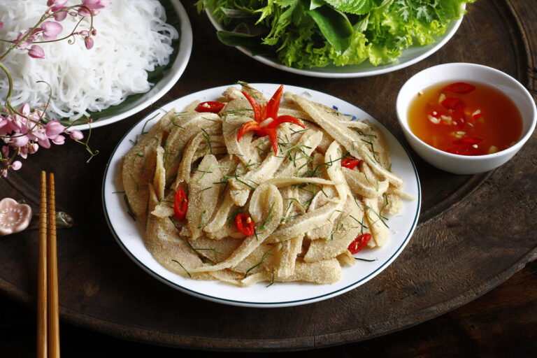 Cách làm nem tai từ các nguyên liệu có sẵn