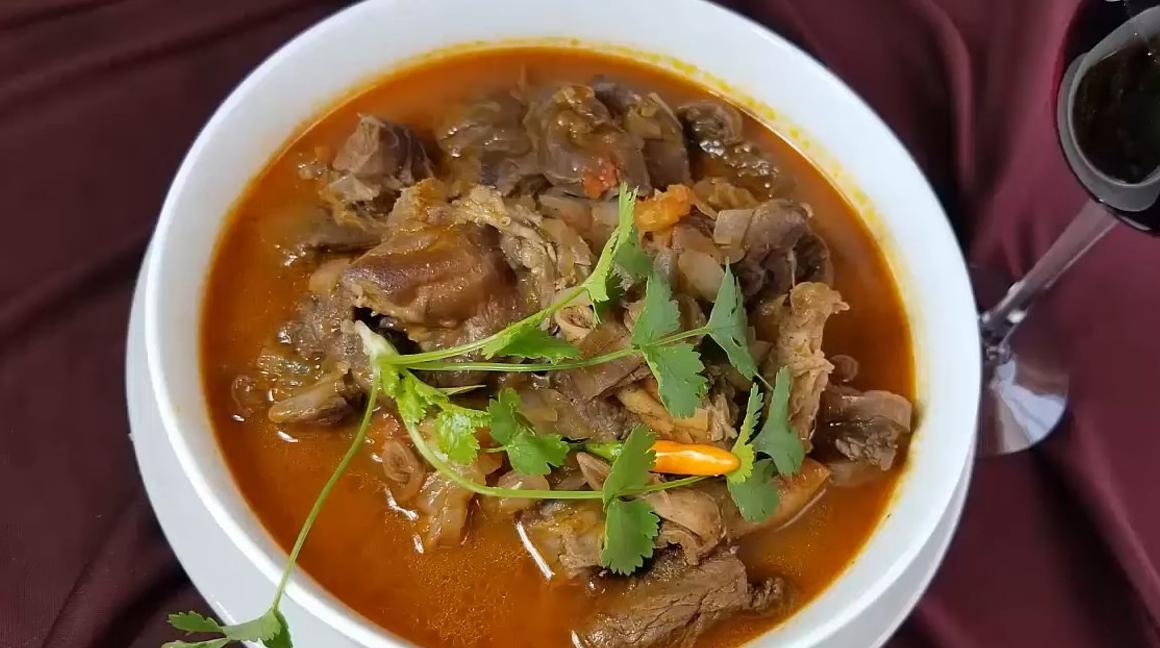 Cách làm bò sốt vang thơm ngon, chuẩn vị tại nhà 1 Cách làm bò sốt vang bằng những nguyên liệu cơ bản