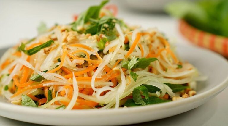 Cách làm nộm đu đủ với những nguyên liệu dễ tìm