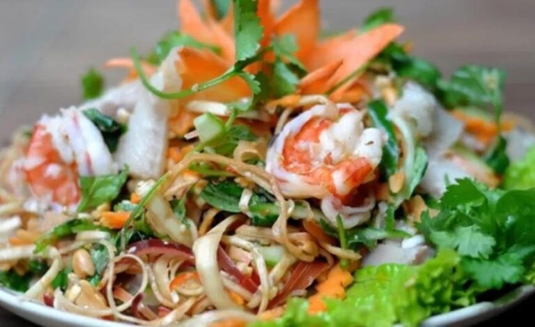 Gỏi hoa chuối tôm thịt 